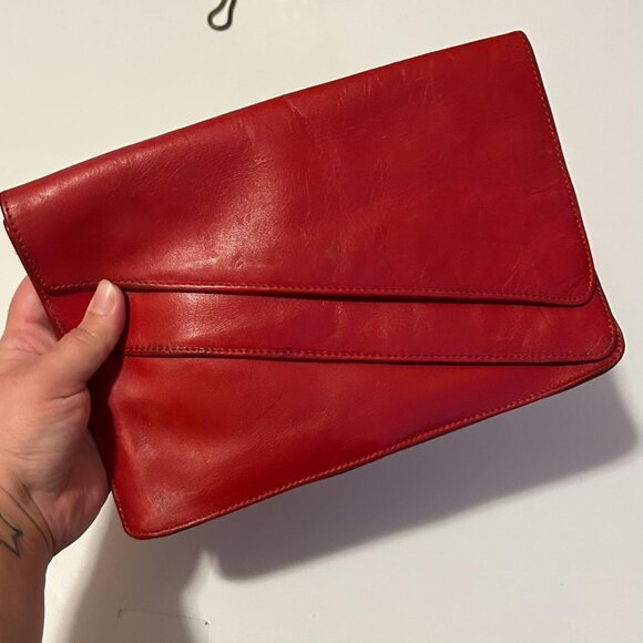 Red leather clutch bag with zip closure - Picture 1 of 8